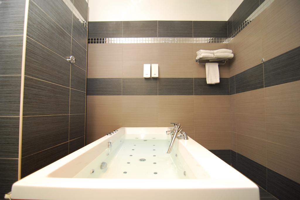 Music Hotel Marseilles Buitenkant foto
